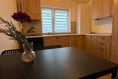 Apartament cu 2 camere decomandat în Apărătorii Patriei