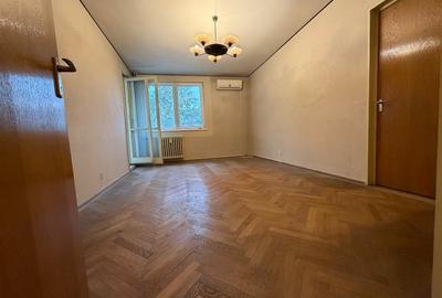 Apartament 3 cam 61 mp semidecomandat 2 bai etaj 2/4 bloc anvelopat Piata Minis - 1