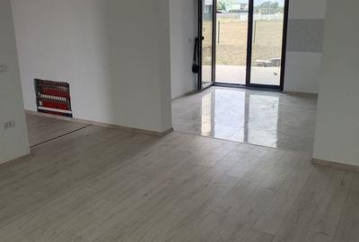 Casă cu 4 camere în Remetea Mare