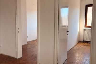 Apartament cu 3 camere semidecomandat în P-ța Alba Iulia - 10