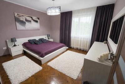 Apartament cu 3 camere decomandat în Plopilor