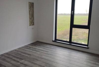 Casă cu 4 camere cu Teren 300 Mp în Vânători - 3