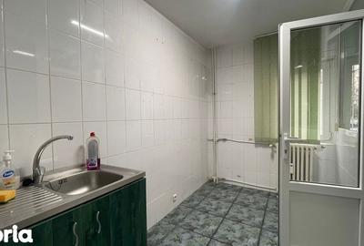 Spațiu comercial, de 64 mp, în Decebal - 6