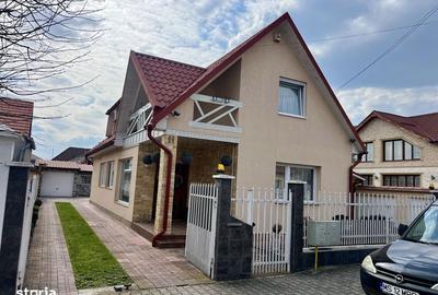 Casă cu 4 camere cu Teren 135 Mp în Central - 1