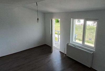 Casă cu 3 camere în Berceni - 2