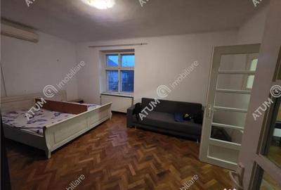 Casă cu 3 camere cu Canalizare în Sub Arini - 1