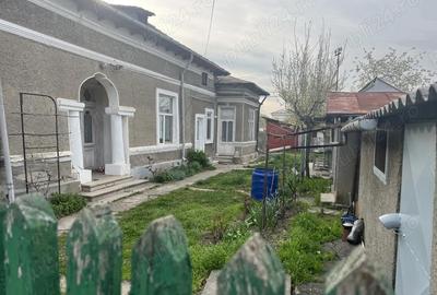 Casă cu 6 camere cu Teren 637 Mp în Central - 6