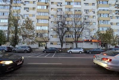 Spațiu comercial, de 55 mp, în Central - 3