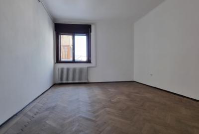 Piata Ion Mihalache - 3 Camere - Imobil interbelic - Urgenta 2 - 8
