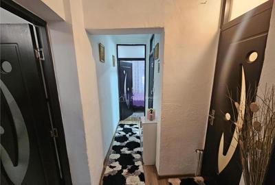 Resita, 3 Cam. Cf. 1, Et. 1, Bulevard, Micro 4 - 8