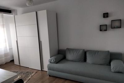 Garsonieră decomandată în Central