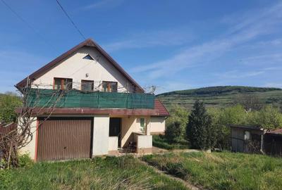 Casă cu 4 camere în Vâlcele - 2
