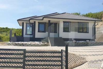 Casa pe un nivel, 138 mp utili, curte privata-Corunca - 3