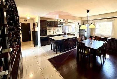 Apartament cu 3 camere de vanzare in zona Dambovita