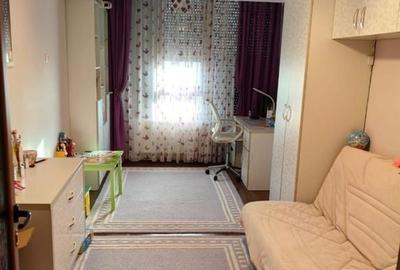 Apartament de vânzare - 4 camere, Strada Tecuci, Bloc Vega - 11