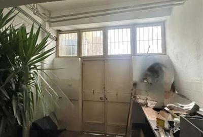 Spațiu comercial, de 146 mp, în Central - 10