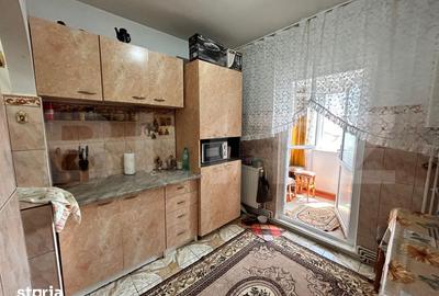 Apartament cu 3 camere decomandat în Tomești - 7