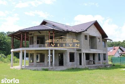 Casă cu 7 camere cu Teren 1779 Mp în Mihai Eminescu - 2