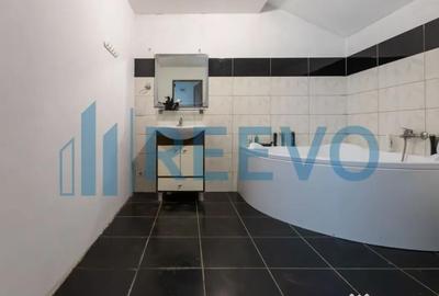 Casă cu 3 camere cu Teren 4060 Mp în Central