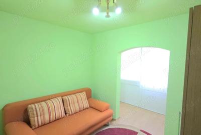 Proprietar inchiriez apartament cu 4 camere, 2 bai, decomandat, situat in Strand pe str. Barsei, la - 3