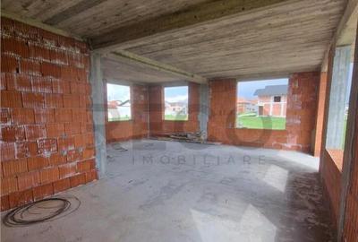 Casă cu 4 camere cu Teren 500 Mp în Cihei - 2