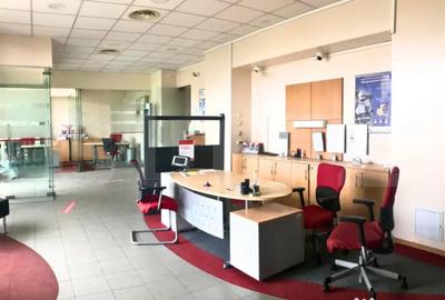 Spațiu comercial, de 160 mp, în Micro 3 - 4