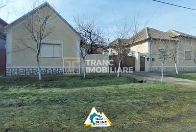 Casă cu 9 camere cu Canalizare în Cermei - 1