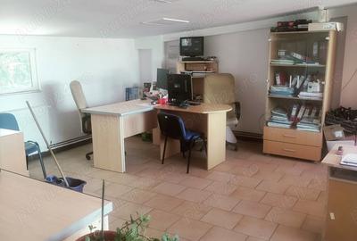 Spațiu comercial, de 200 mp, în Central - 9