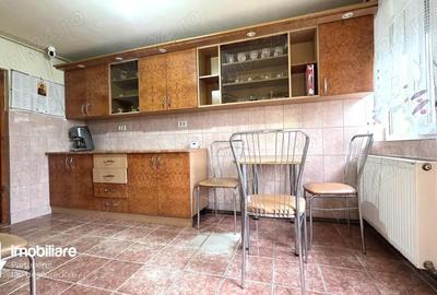 Casă cu 4 camere cu Teren 2091 Mp în Central - 4