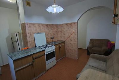 Vand apartament cu doua camere vis a vis de Shopping City - 3