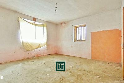 Casă cu 2 camere cu Teren 1440 Mp în Secusigiu - 6