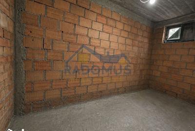 Casă cu 5 camere cu Teren 400 Mp în Central - 4