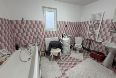 Casă cu 4 camere în Central - 2