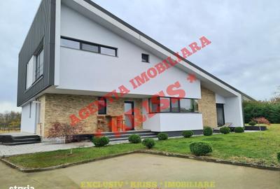 Casă cu 4 camere în Trivale