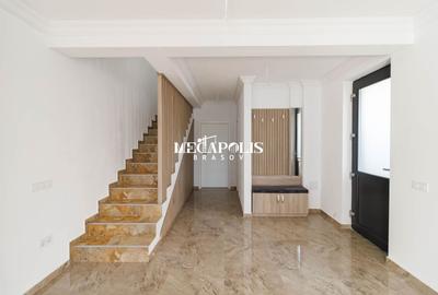 Duplex cu 3 camere cu Canalizare în Sânpetru - 2