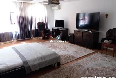 Casă cu 5 camere cu Teren 60 Mp în Vitan - 1