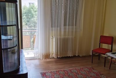 Apartament cu 2 camere semidecomandat în Piața Centrală