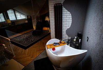 Casă individuală cu 8 camere cu Canalizare în Dorobanți - 5