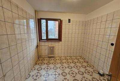 Apartament 3 camere de vanzare - etaj 2 - aproape de metrou Dristor - 8