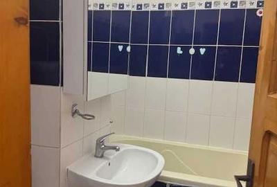 Apartament cu 2 camere decomandat în Micro 3 - 7