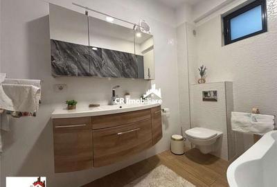 Apartament cu 4 camere semidecomandat, mobilat în Cantemir - 1