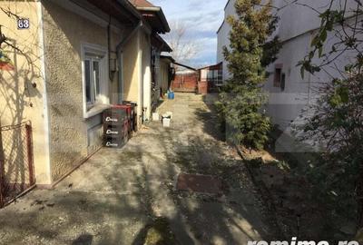 Casa 70mp utili, teren 1000mp, front stradal 10ml, Targovi?te - 2