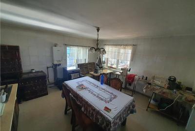 Casa singur in curte cu  700mp teren in orasul Avrig, 25km distanta de Sibiu - 4