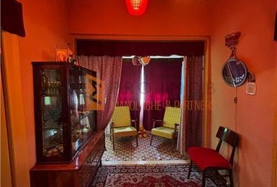 Teren intravilan + casa batraneasca zona Micro 3 - 7