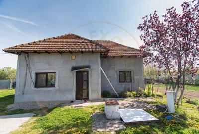 Casă individuală cu 3 camere cu Canalizare în Vărzaru - 3