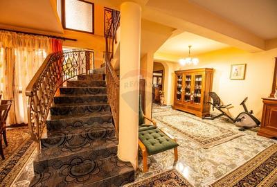 Casa / Vila cu piscina, 6 camere de vanzare in zona Central - 22