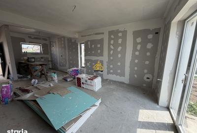 Casă cu 3 camere cu Teren 235 Mp în Central - 2