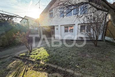 Casă cu 4 camere cu Teren 242 Mp în Central