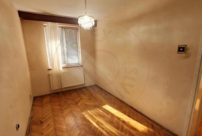 Apartament cu 3 camere semidecomandat în Calea București - 2
