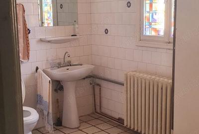 Apartament cu 4 camere decomandat în Central - 2